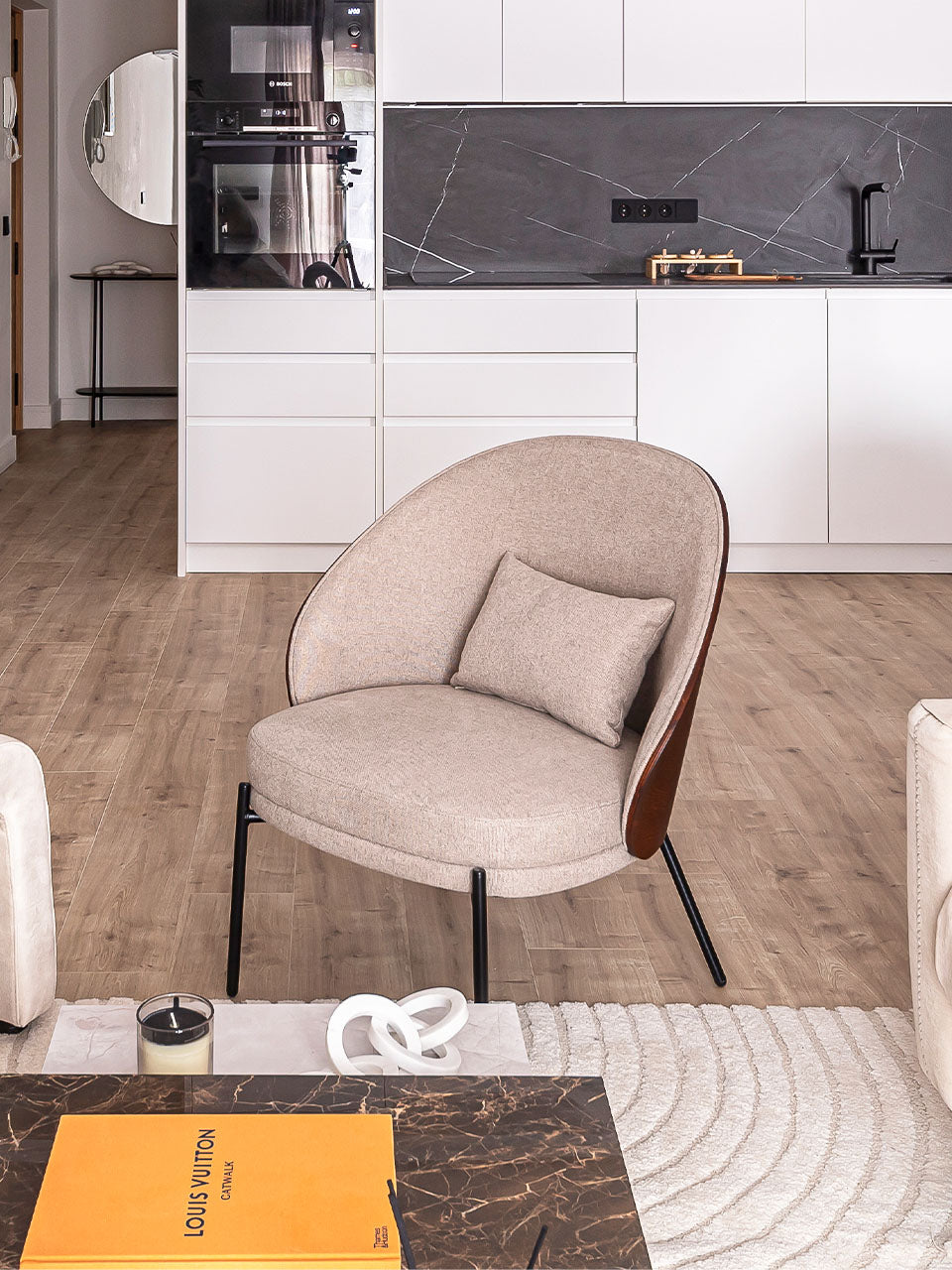Salón moderno con sofá de diseño - Cómo elegir el sofá perfecto - Filakia