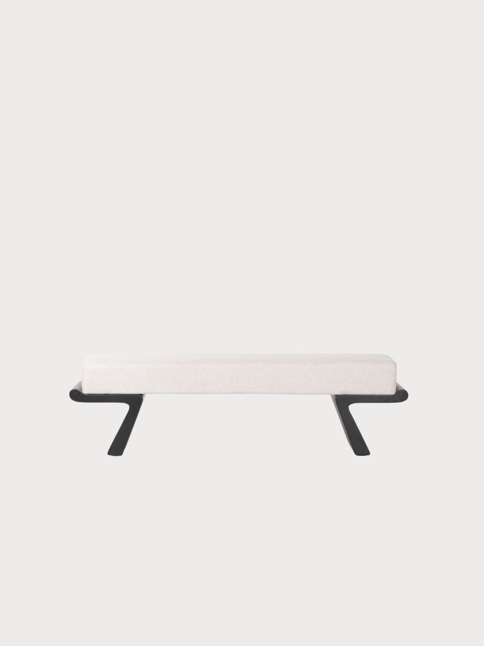 Banco rectangular tejido tela blanca y patas de madera negra