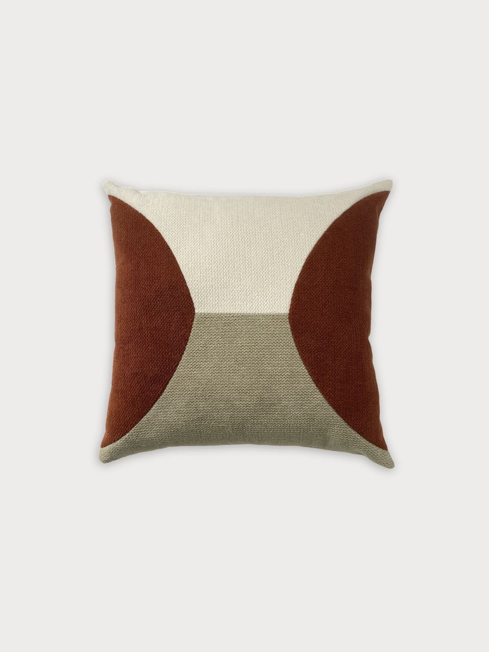 Cojín cuadrado tela granate (50x50 cm) con relleno incluido.