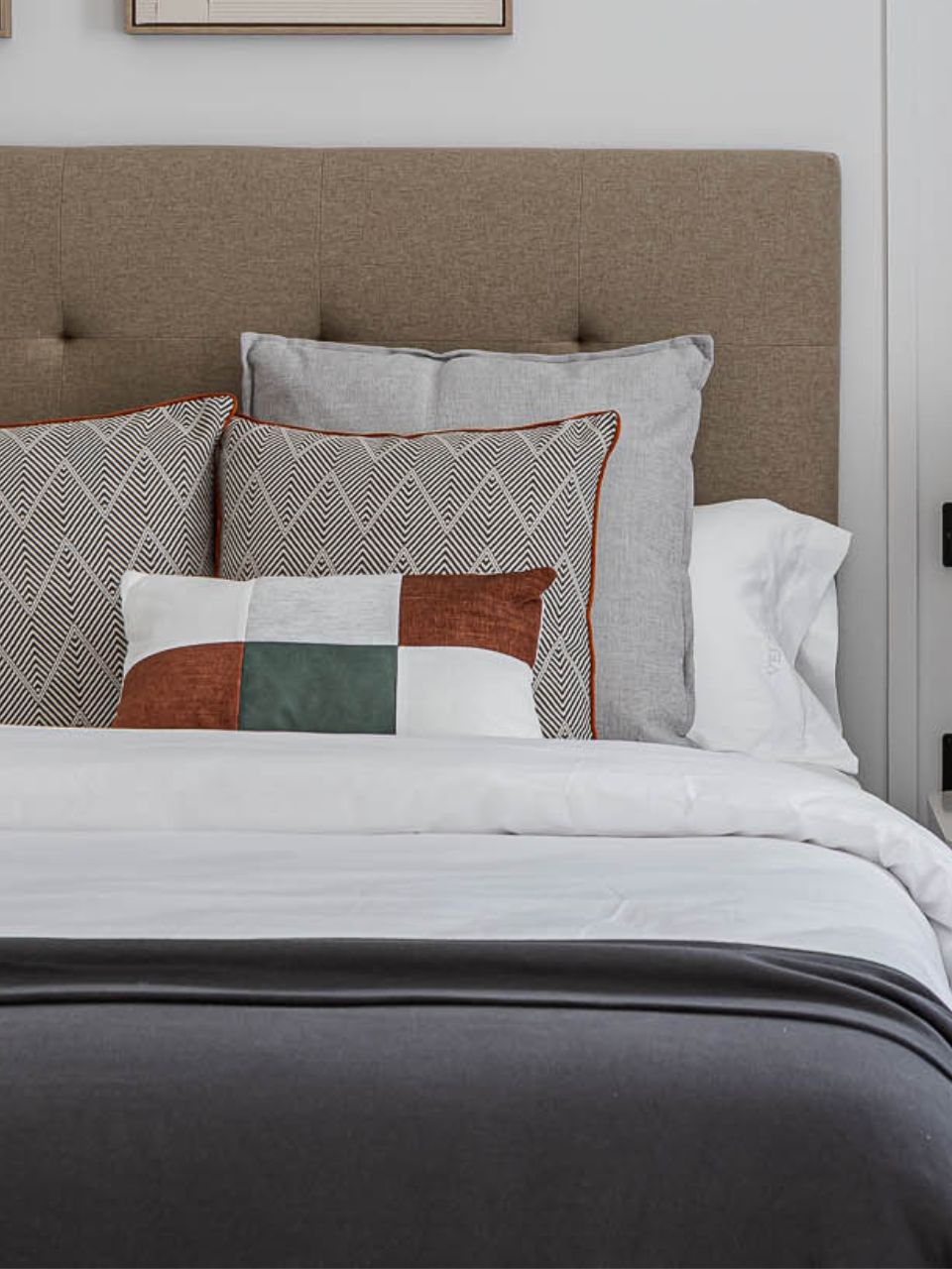 Cojín estampado cuadros 30 x 50 cm con relleno incluido