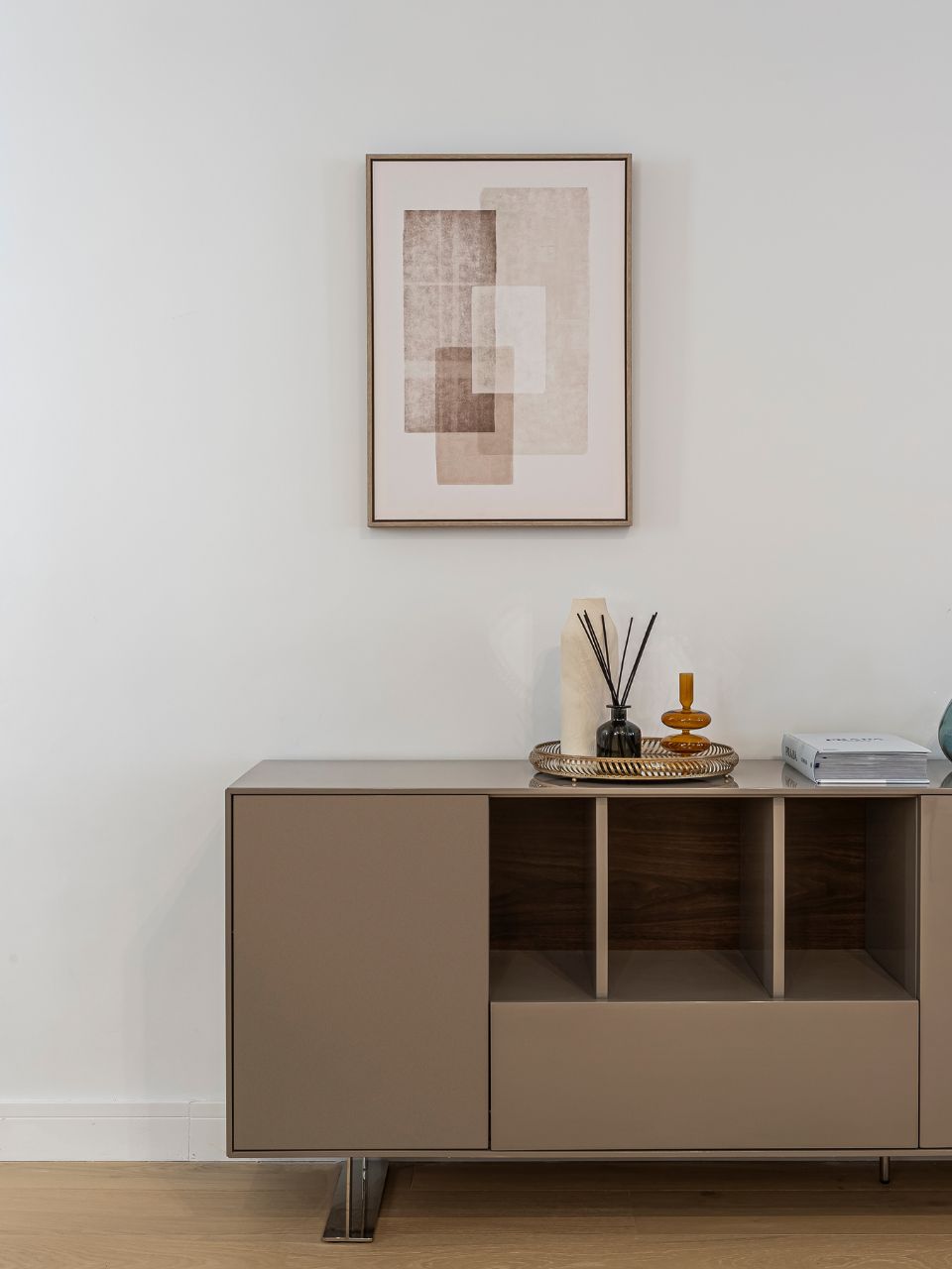 Cuadro decorativo pintado a mano con marco (50x70 cm)