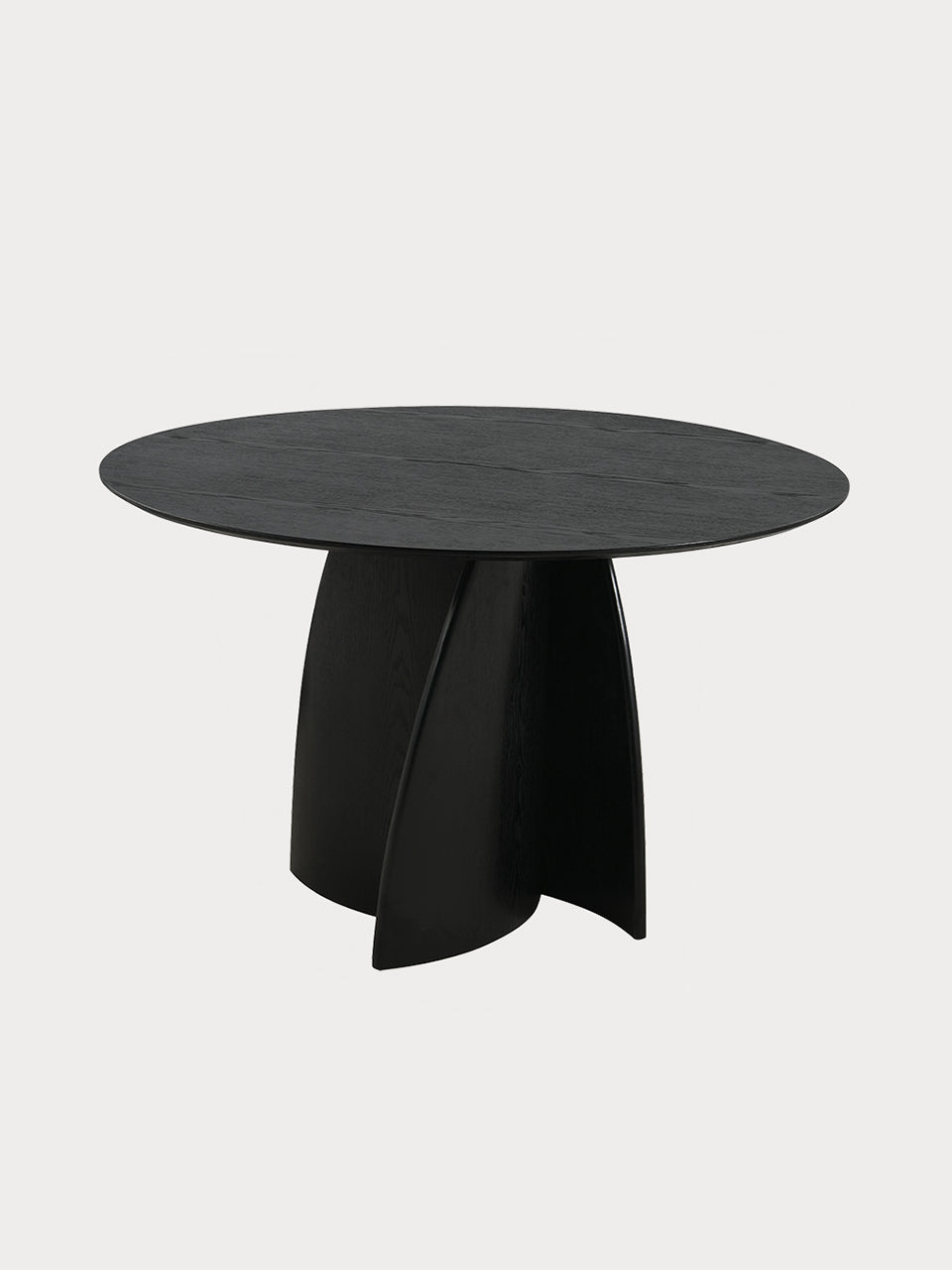 Mesa de comedor redonda de madera de acacia negro en vista frontal.