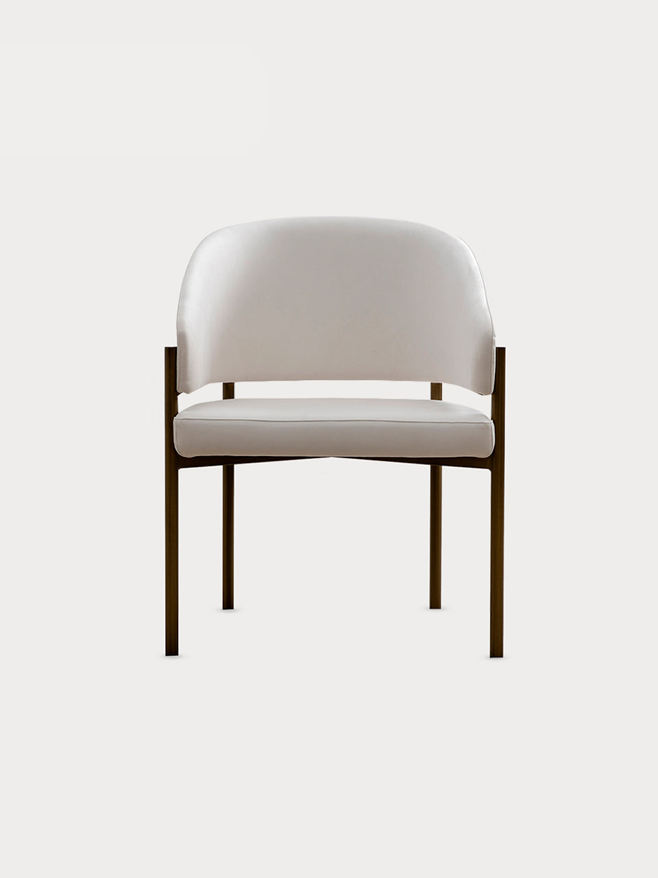 Silla de ante beige en vista frontal