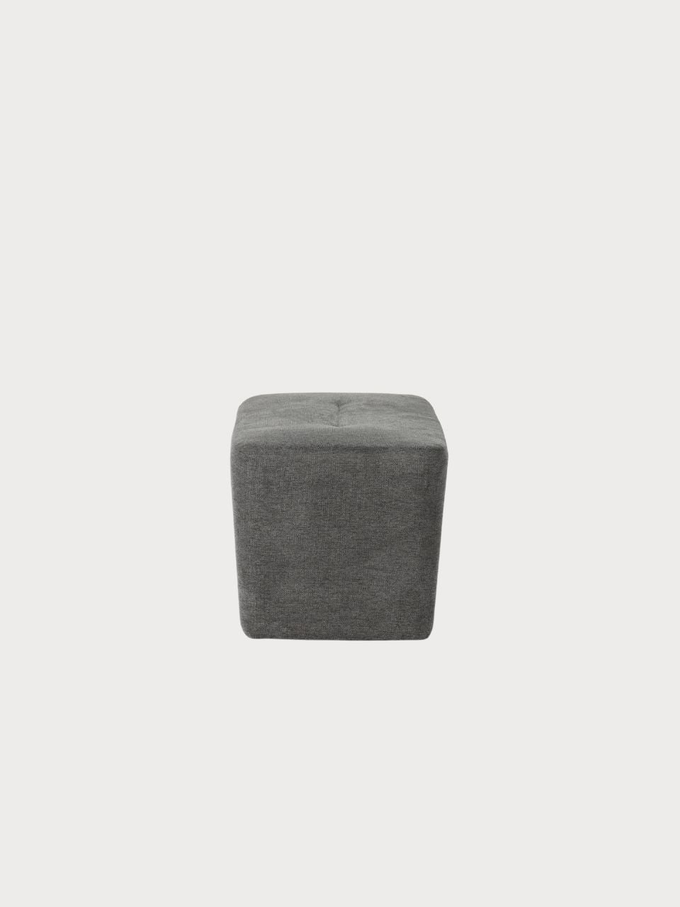 Banco rectangular con tejidos de terciopelo y tela.