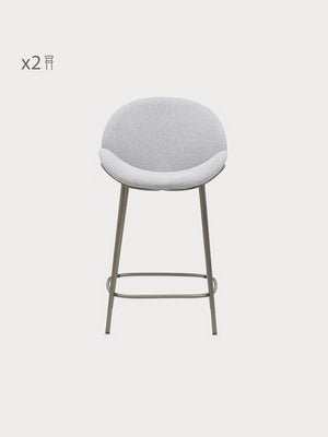 taburete tapizado en color blanco con 65cm de alto