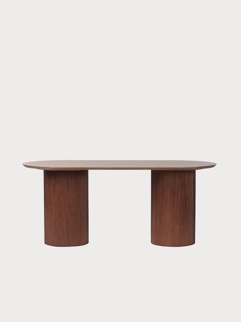 Mesa de comedor de madera acanalada