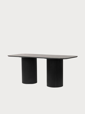 Mesa de comedor rectangular acanalada de madera