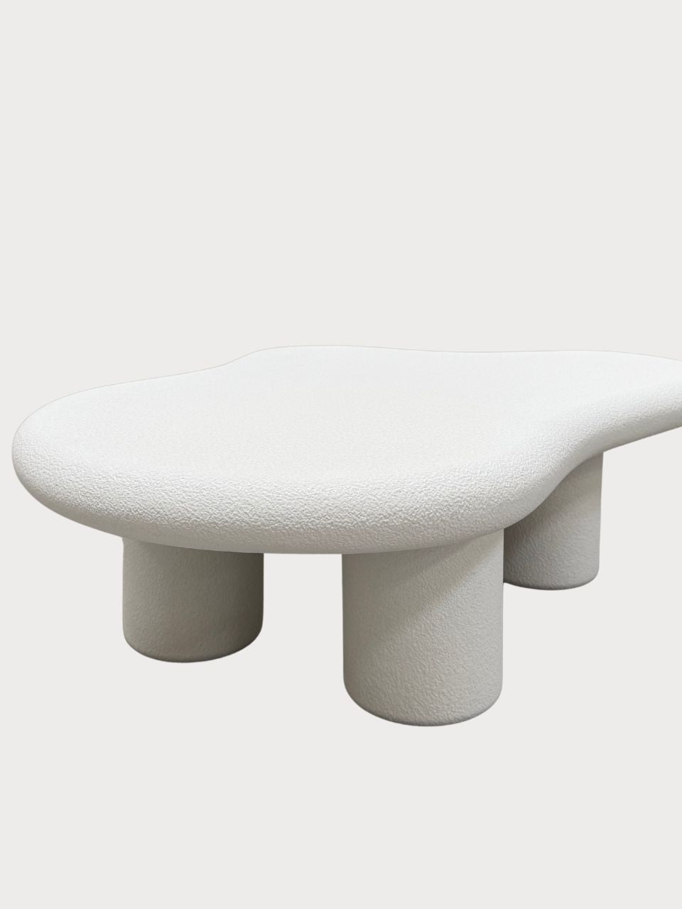 Mesa de centro irregular blanca
